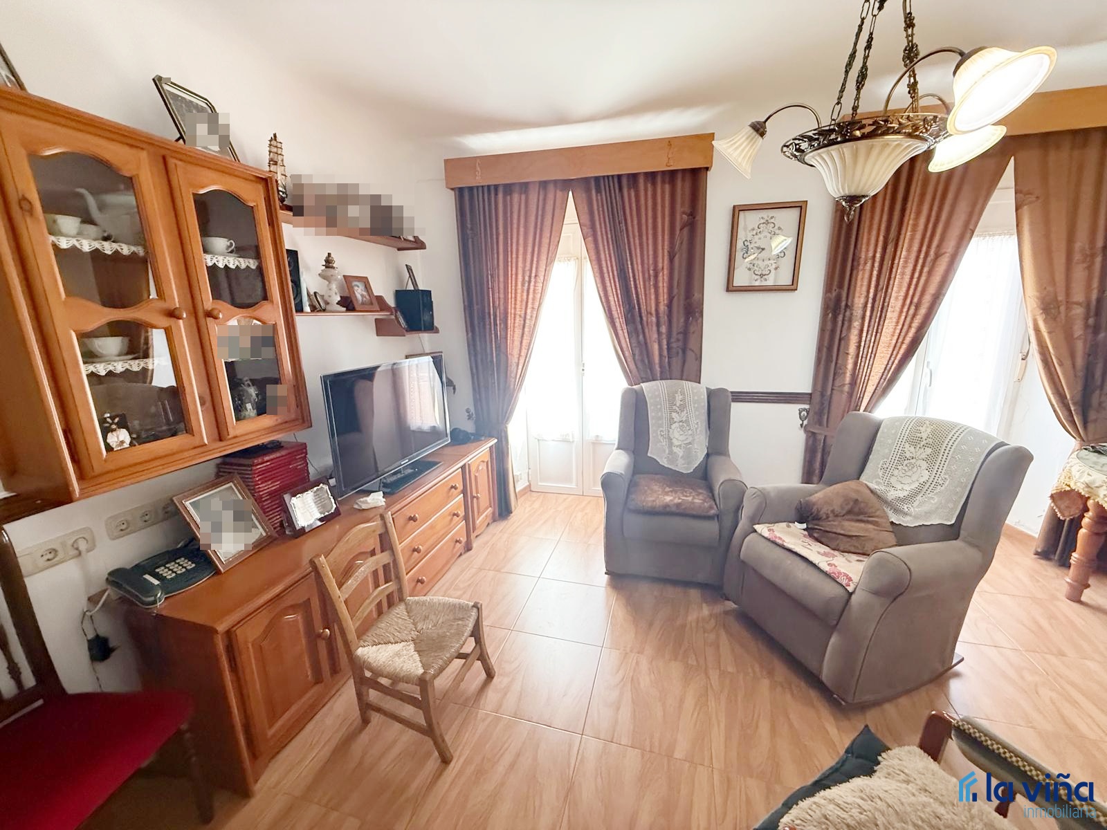 REF: 030726099 SE VENDE PISO DE DOS PLANTAS + LOCAL COMERCIAL EN ALAMEDA (MÁLAGA).