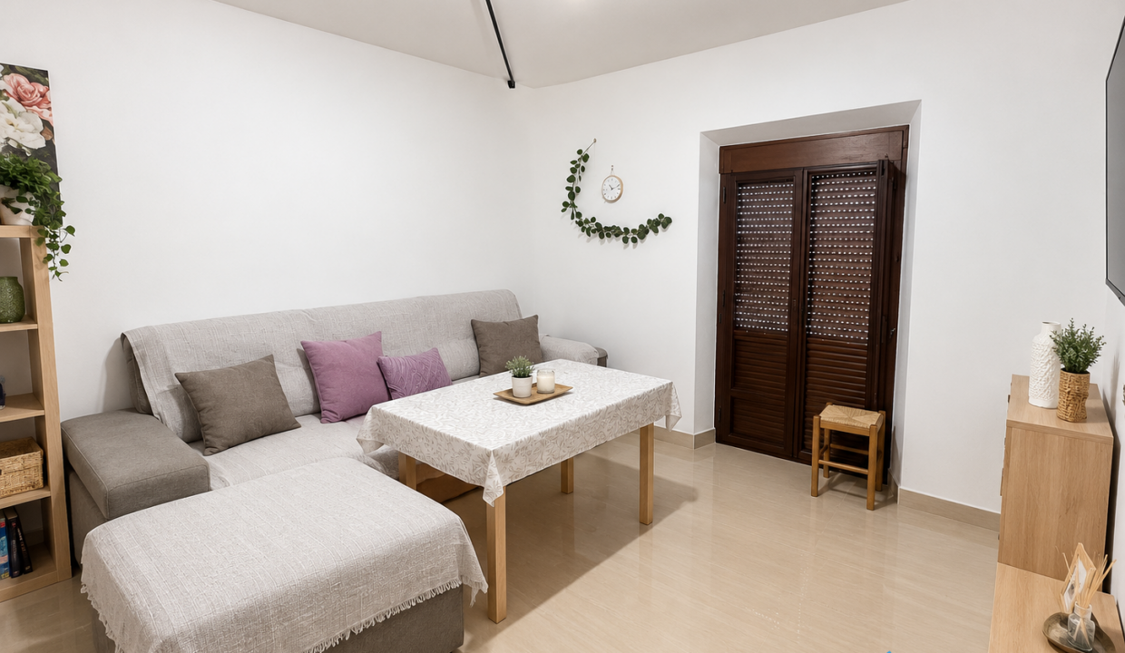 Salón minimalista con detalles lavanda