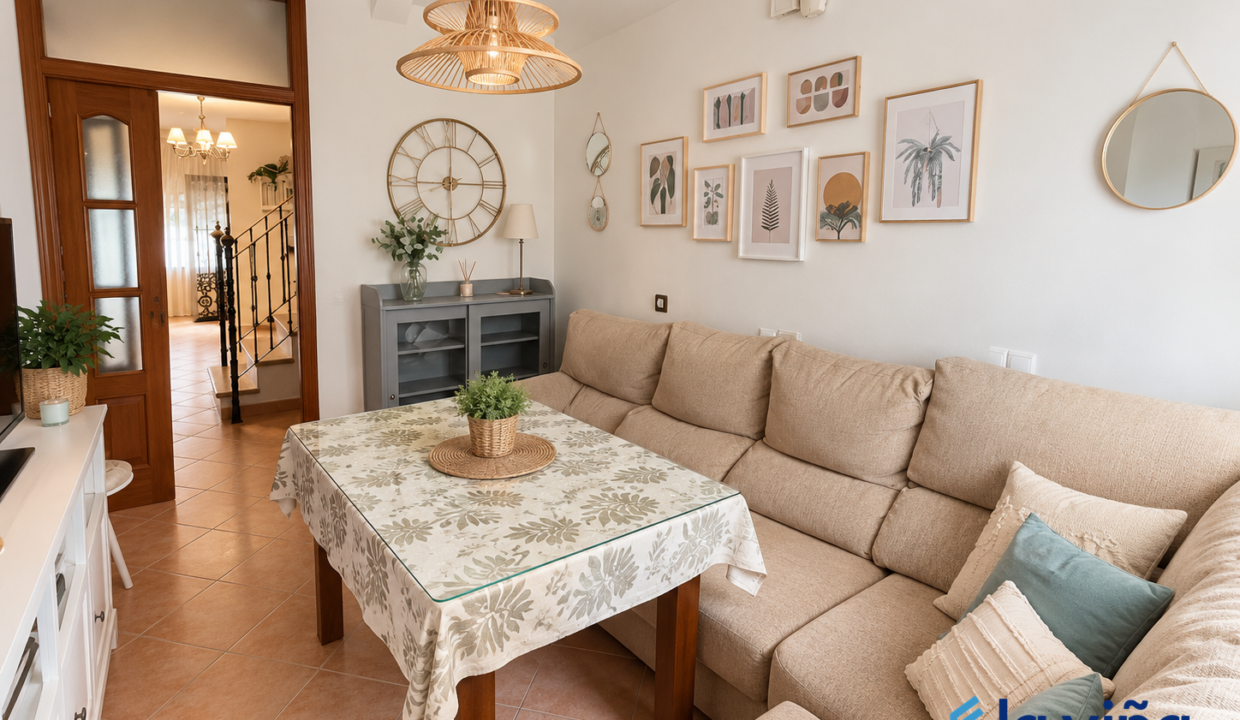Salón nórdico bohemio con luz cálida